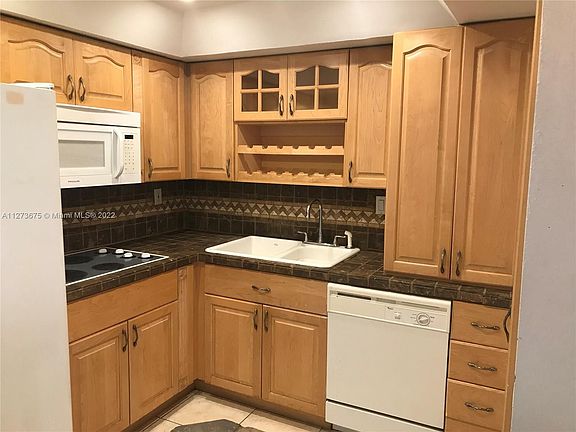 3rd image of 1450 Brickell Bay Dr APT 503