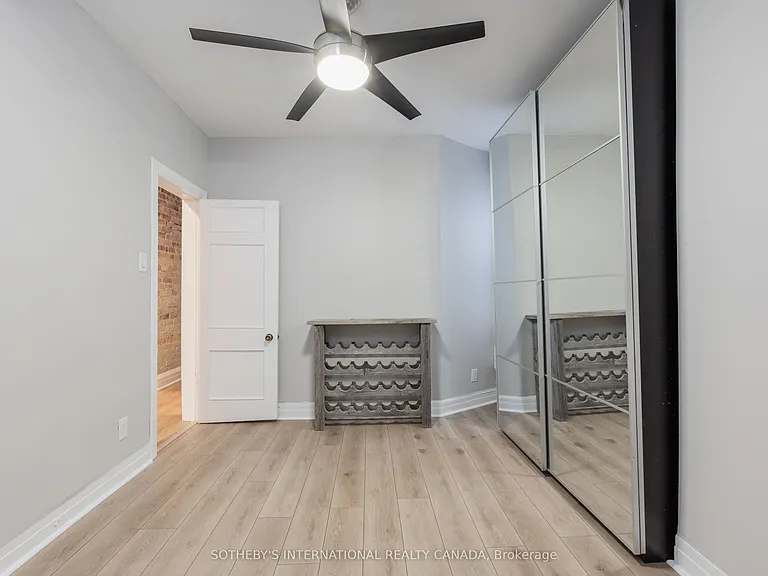 15 Indian Road Cres #UPPER — Photo 17