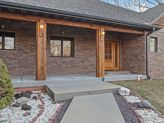 5th image of 2130 Carlton Road