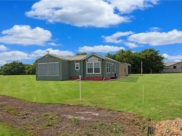 1209 W Oakland Ave, Seadrift, TX 77983
