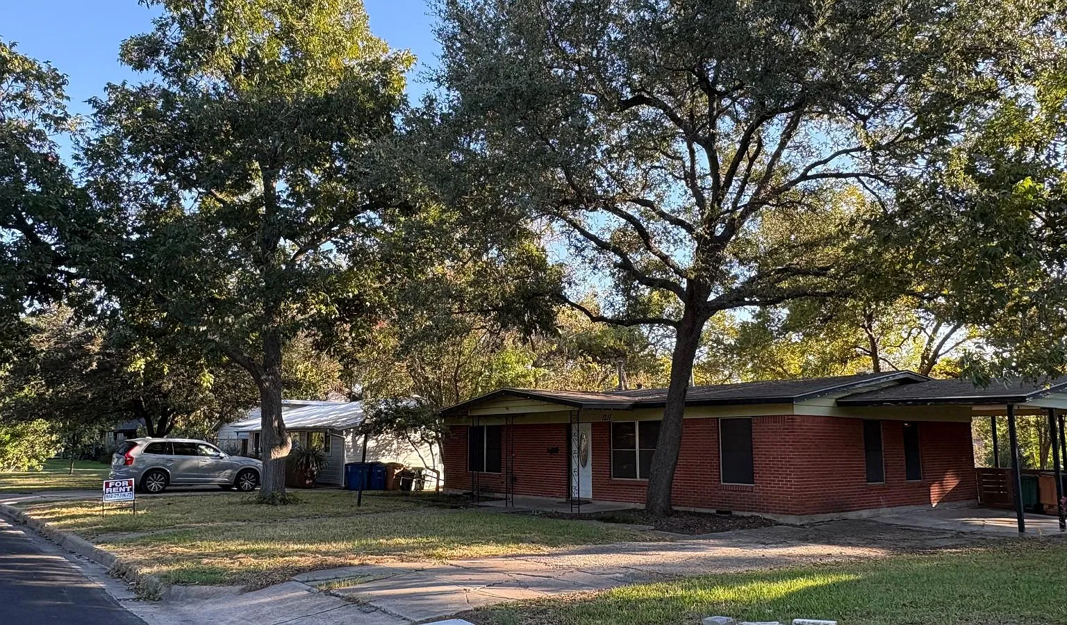 3 bed, 1188 sqft, $2,200 — Photo 1