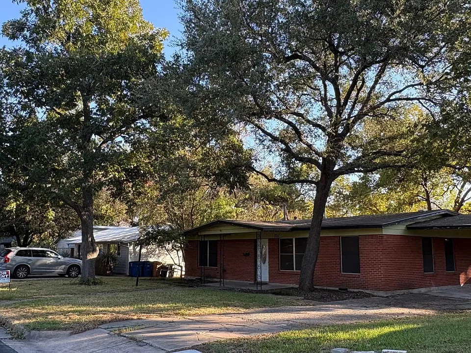 1211 Larkwood Dr