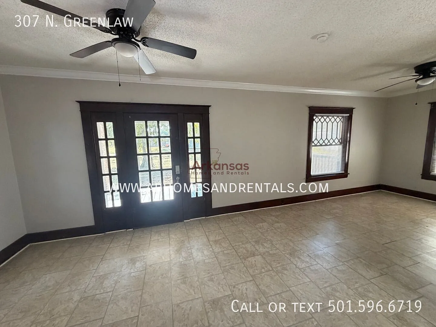 307 N Greenlaw - 3 Bedrooms | 2 Full Bathrooms - 1/2 Off First Month's Rent — Photo 2