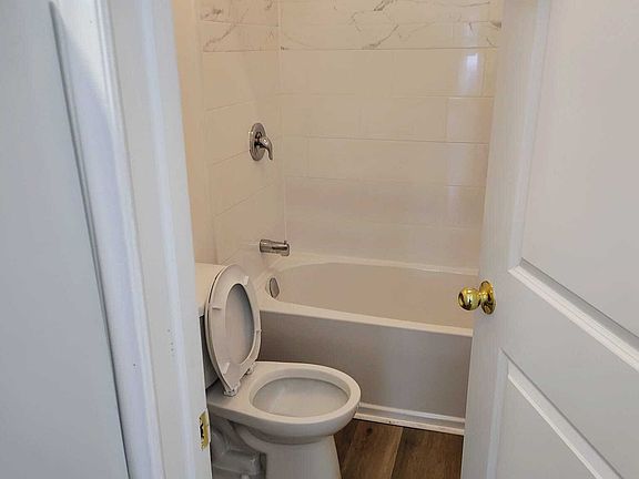 4th image of 494 Somerset St #11537598