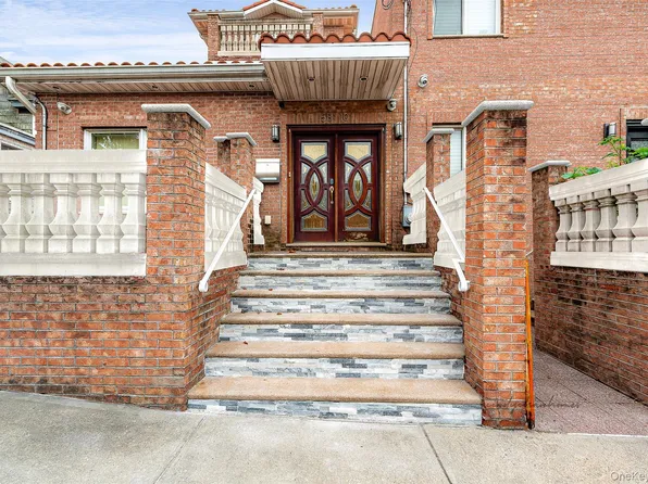 58-10 83rd Pl, New York, NY 10028