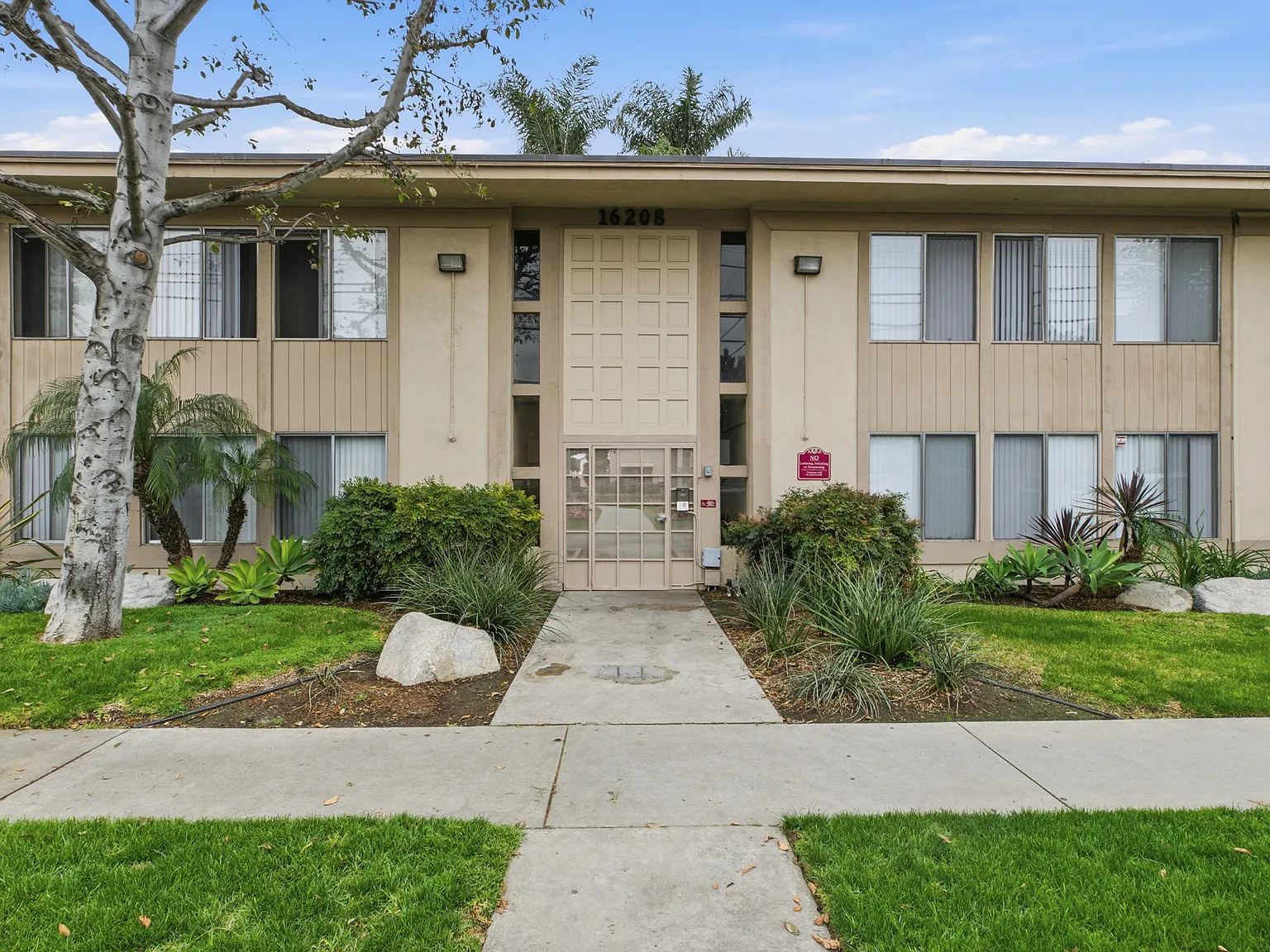 16208 Cornuta Apartments — Photo 2