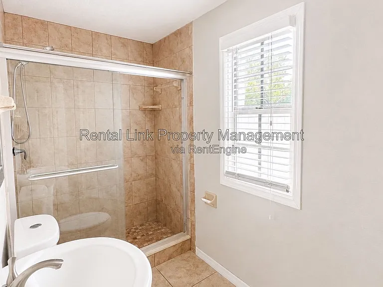 4728 Beach Dr SE #B — Photo 13