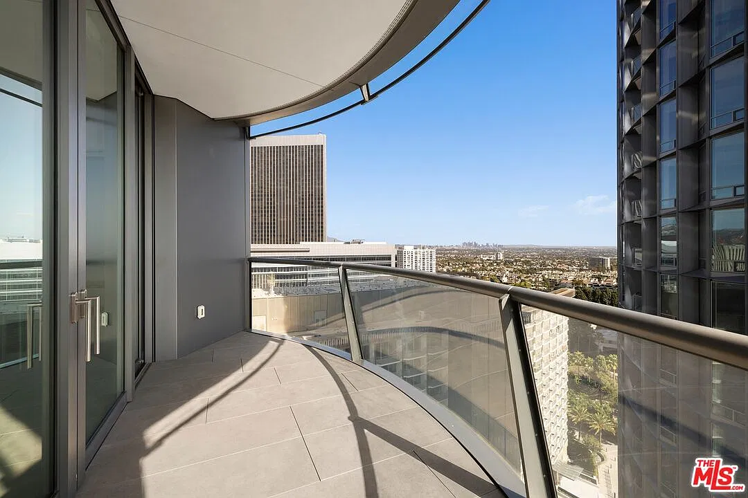 2 bed, 3.0 bath, 1760 sqft, $23,000 — Photo 4