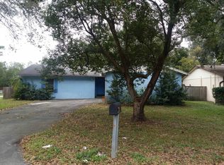 9402 N Connechusett Rd, Tampa, FL 33617