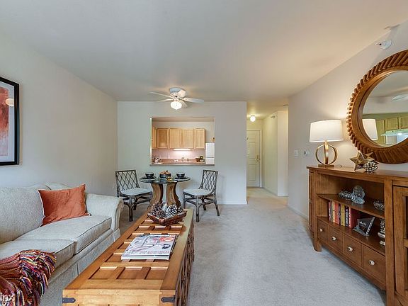 4th image of 600 W Walton Blvd #12115055