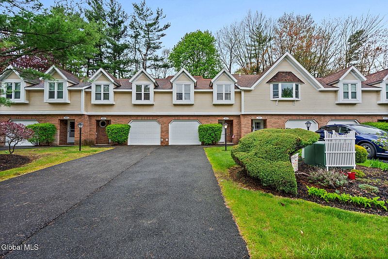 2nd image of 3019 Squire Boulevard