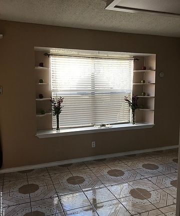 5th image of 3306 Cliffside Dr