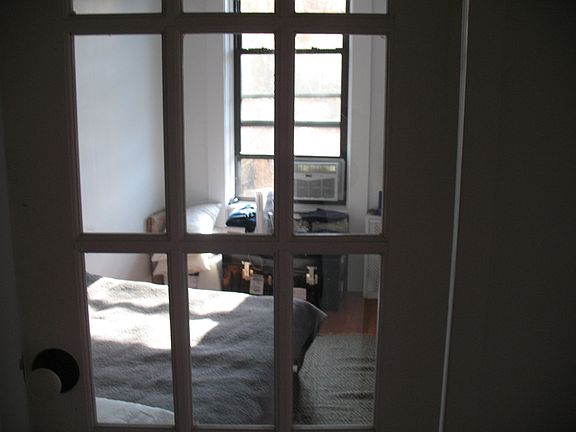 5th image of 454 W 23rd St APT 4R