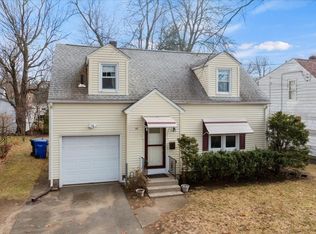 57 Vail St, Springfield, MA 01118