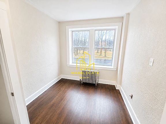 5th image of 691 Elizabeth Ave #611