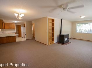 540 S 3rd St, Jacksonville, OR 97530