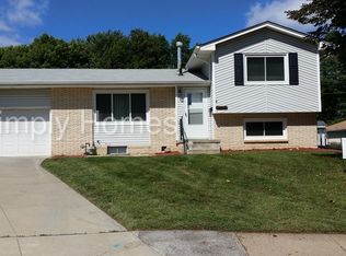 12242 Kuehl Cir, Omaha, NE 68137