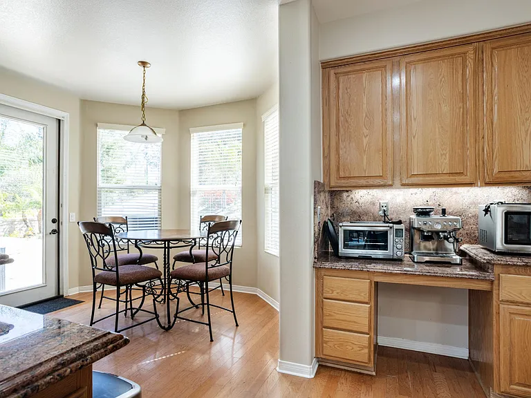 2636 Rudolph Dr — Photo 7