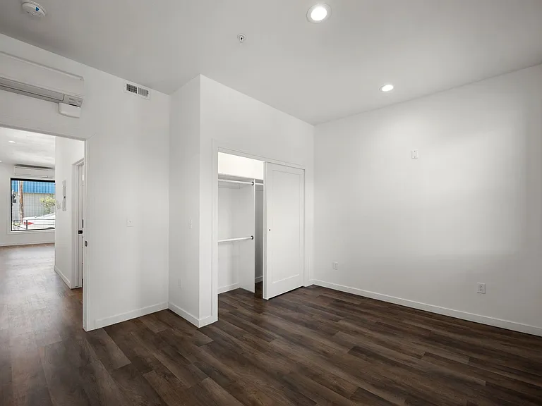 131 S Sherman St — Photo 15
