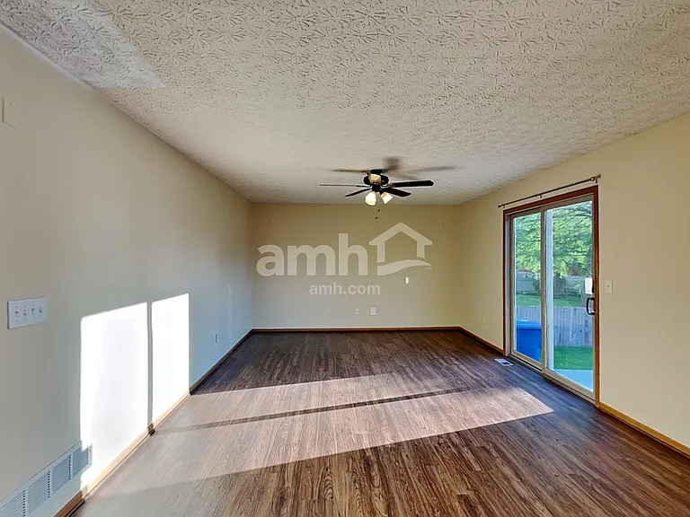 378 Wheatfield Dr — Photo 6