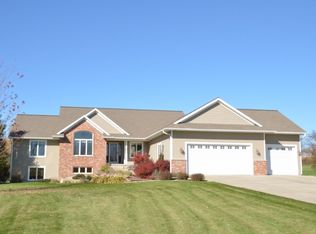 6639 Millstone Cir, Deforest, WI 53532