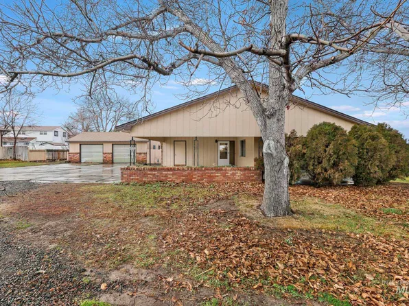 409 Clear Lakes Rd, Buhl, ID 83316