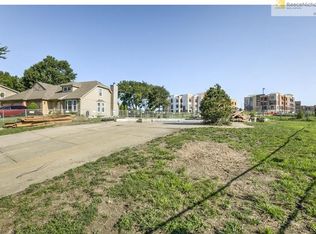 10904 W 115th St, Overland Park, KS 66210