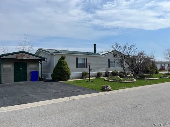 1164 Timberwood Ct, Lockport, NY 14094