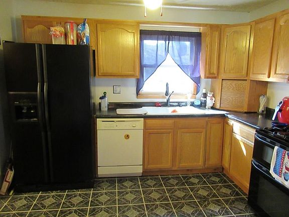 3rd image of 3074 Villa Ave