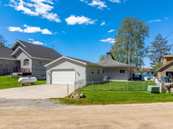 4625 Lake Resort Dr, Gladwin, MI 48624