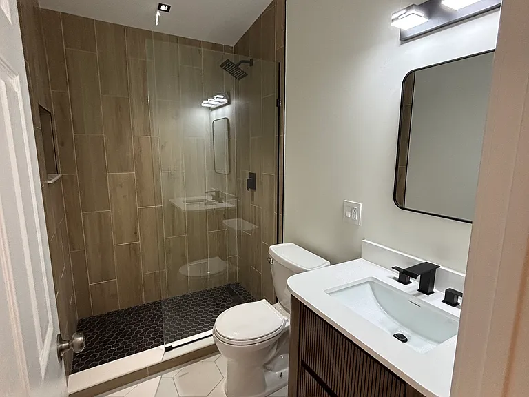 4147 Northcott Ave — Photo 9