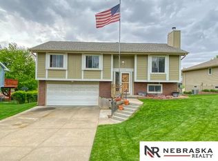 13739 Z Cir, Omaha, NE 68137
