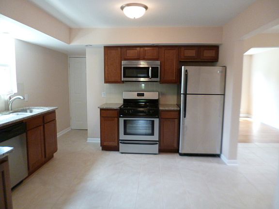 5th image of 58 West Dr