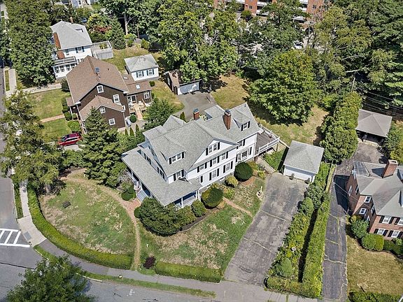 4th image of 34 Avon Way