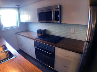 19 Meadowlands Dr W #B, Ottawa, ON K2G2R3