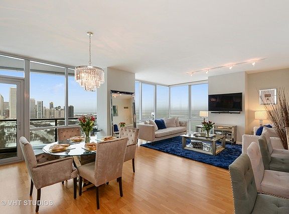 3rd image of 1201 S Prairie Ave #3703