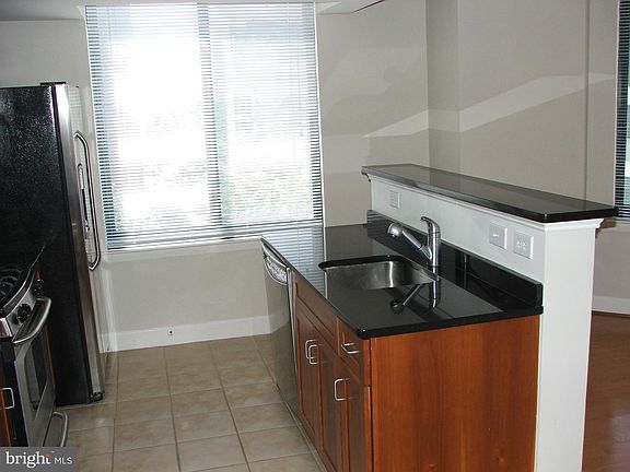 4th image of 1201 N Garfield St APT 506