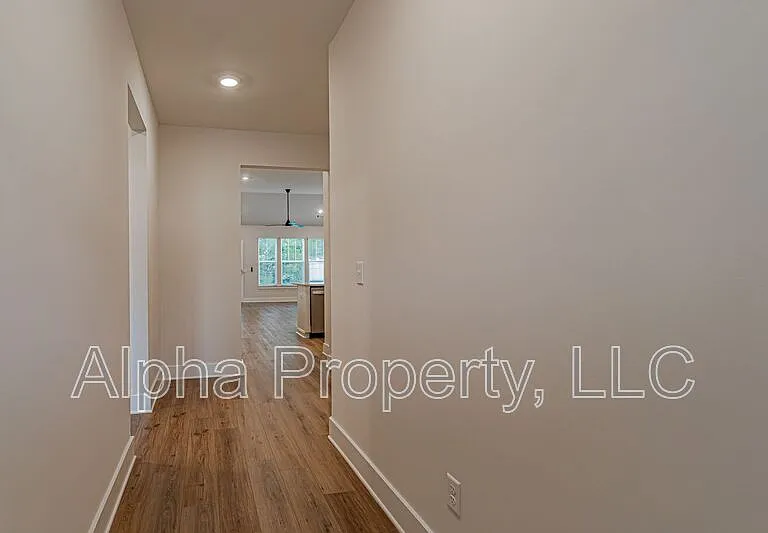 1554 Shallons Ct — Photo 3