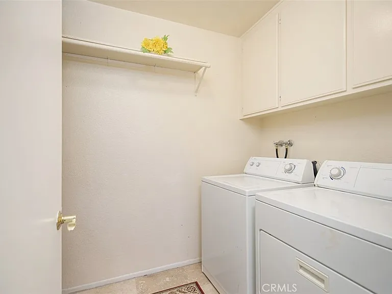 24392 Kingston Ct — Photo 15