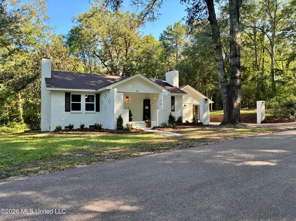 415 E Pine Ave, Mendenhall, MS 39114