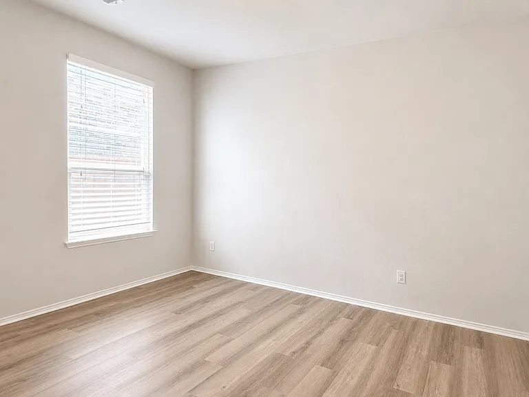 504 Mesa View Trl — Photo 18