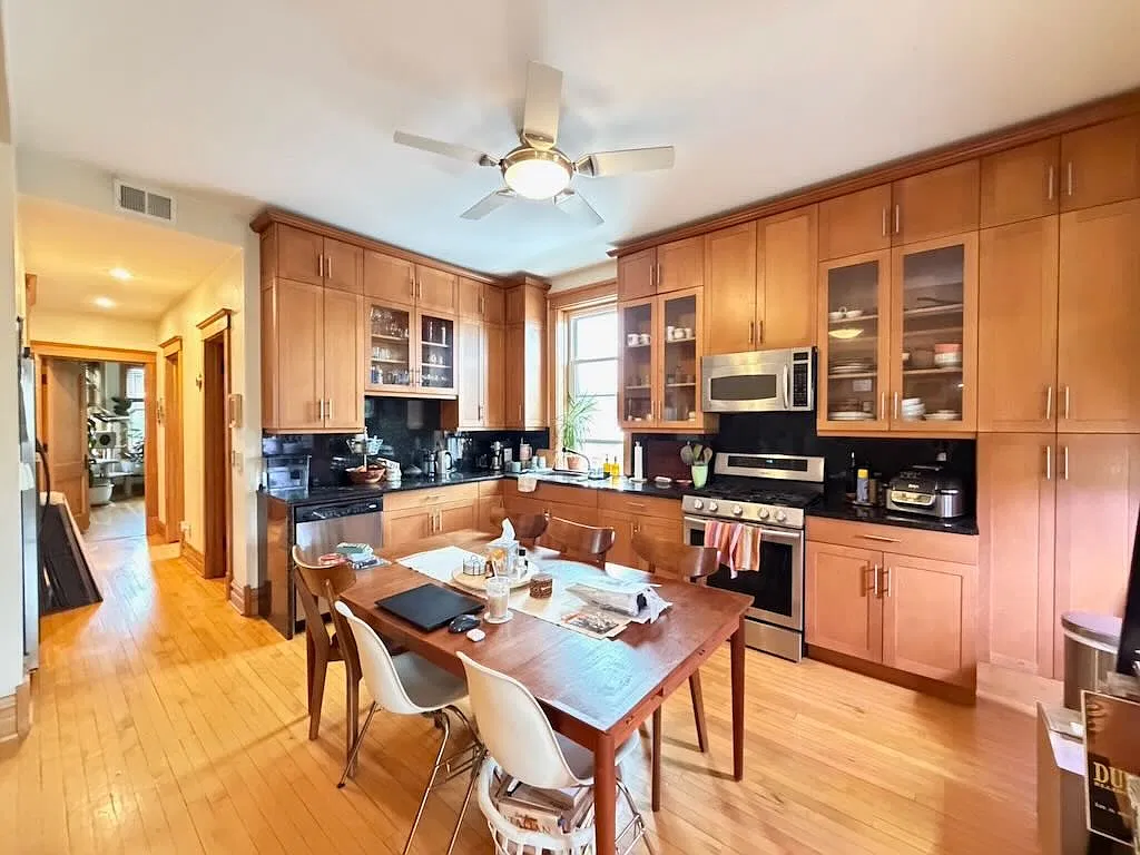 2 bed, 1000 sqft, $2,500 — Photo 3