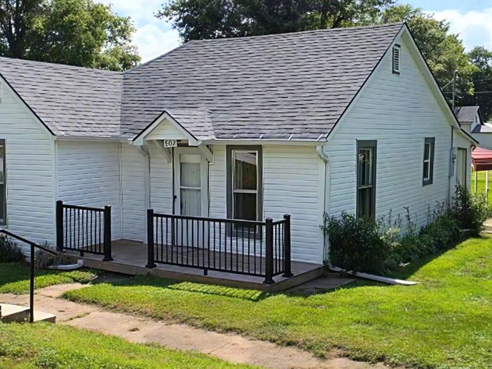 1st image of 602 Howland St