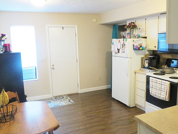 4th image of 3213 Summerdale Ln