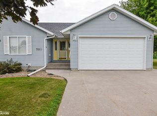 701 1/2 Crestview Dr, Le Grand, IA 50142