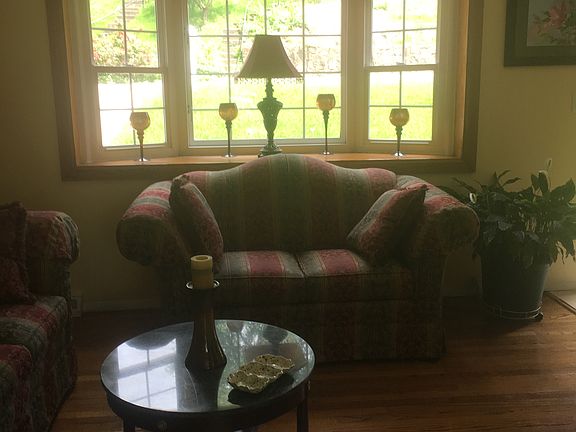 2nd image of 722 Mayflower Dr