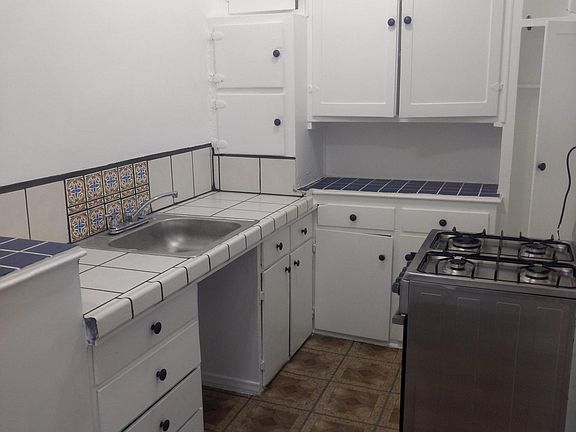 3rd image of 2034 Argyle Ave APT 2