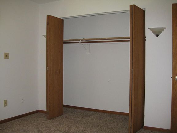 4th image of 1612 34th Ave E