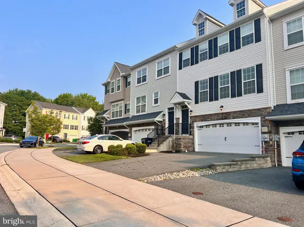 654 Jacobsen Cir, Newark, DE 19702