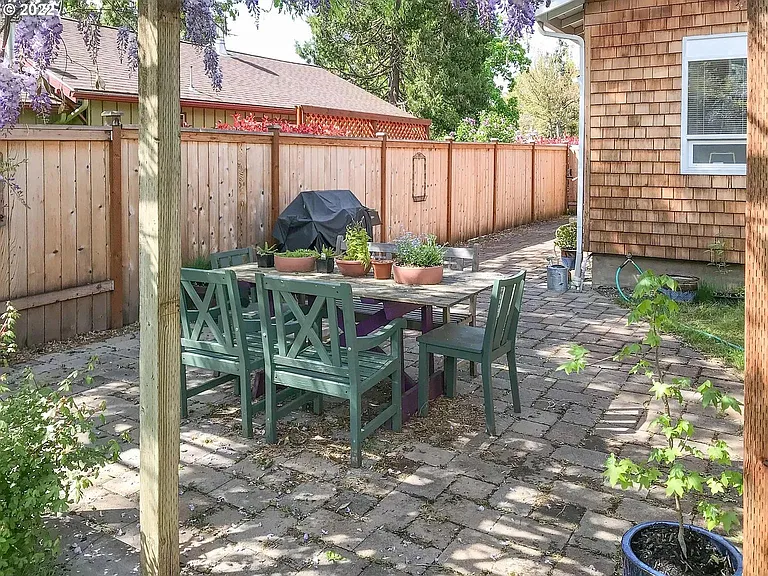 1390 E 23rd Ave — Photo 9